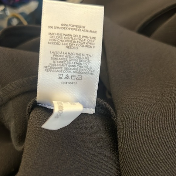 Express Black Long Sleeve Double Breasted Blazer Shorts
Romper Small NWT - Picture 10 of 11